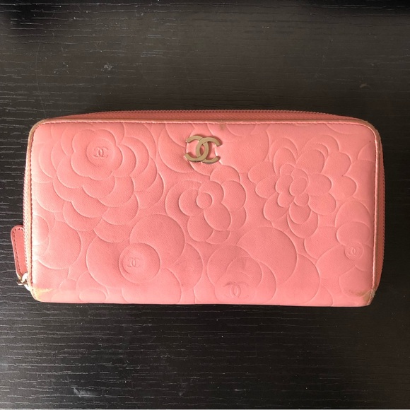 Chanel Camellia Zippy Zip Around Wallet - Picture 2 of 15
